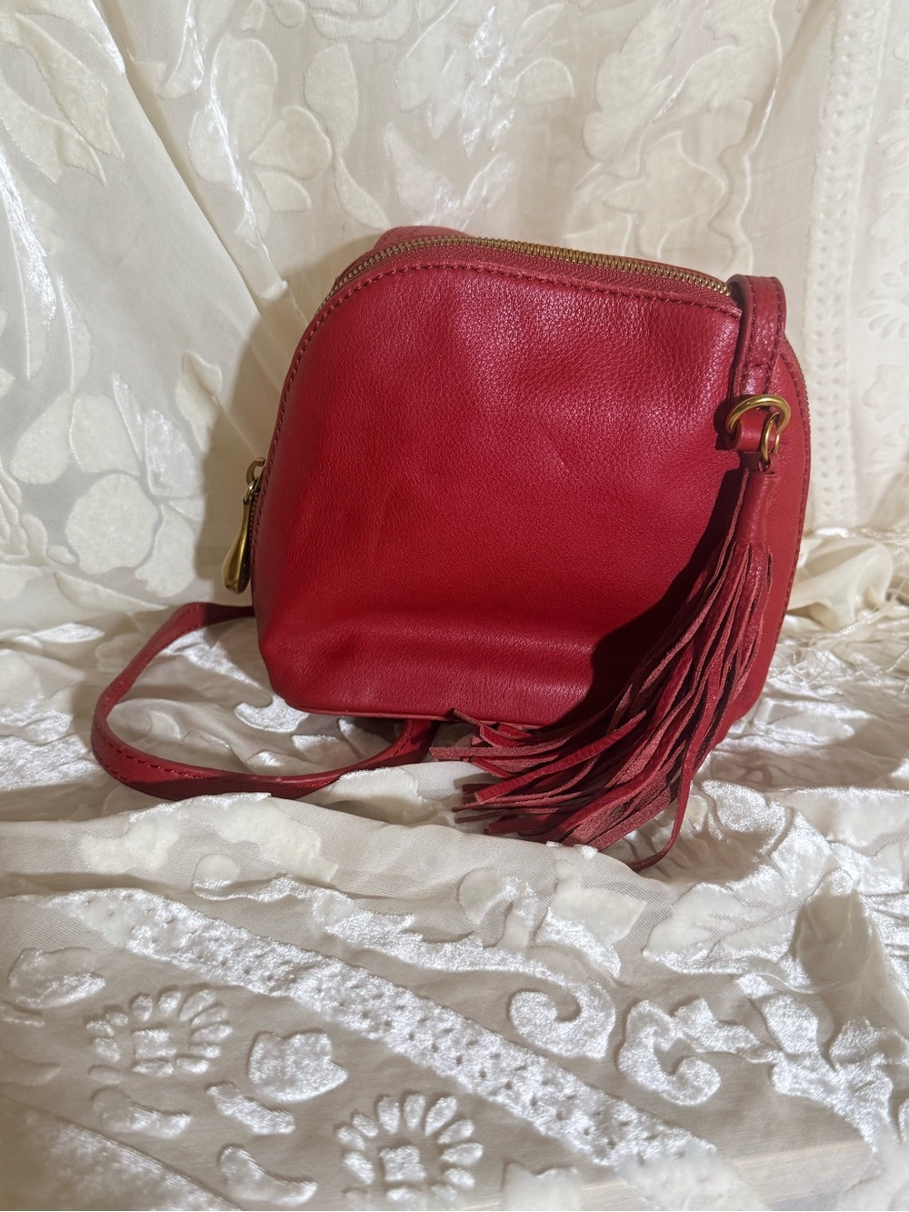 Hobo Women's Nash Leather Crossbody Bag Red
